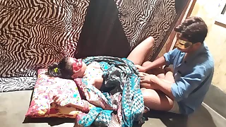 Horny Mature Indian Girlfriend In Sari Sex - Desi Sex